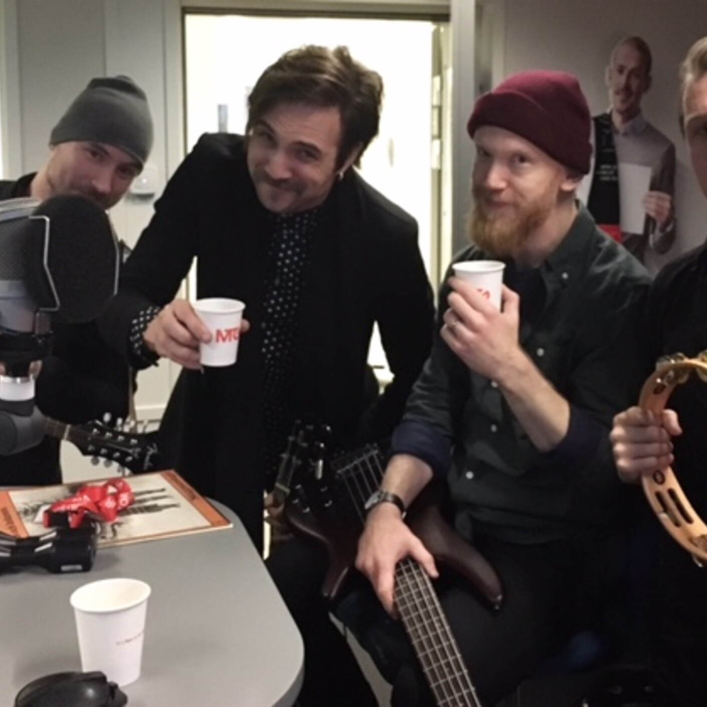 Royal Republic på besök i Rivstart