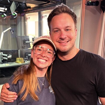 Fredagsbubbel med Erik Myrlund - 2. Clara Henry om medium & sömngång